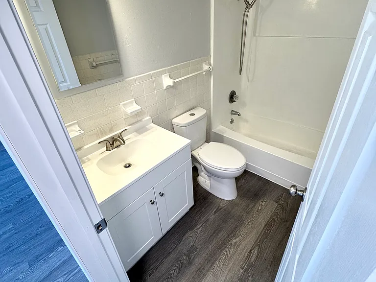 Madison Place Apartments — Photo 23