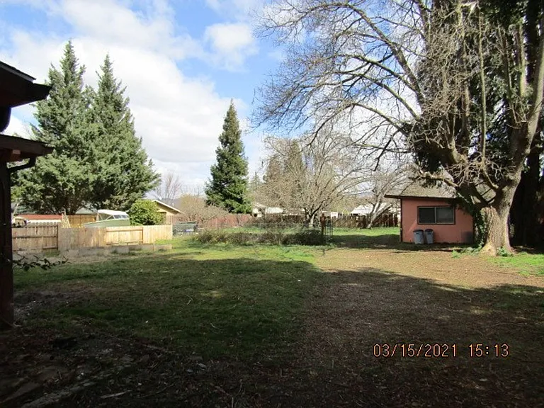 2417 & 2419 Happy Valley Dr — Photo 12