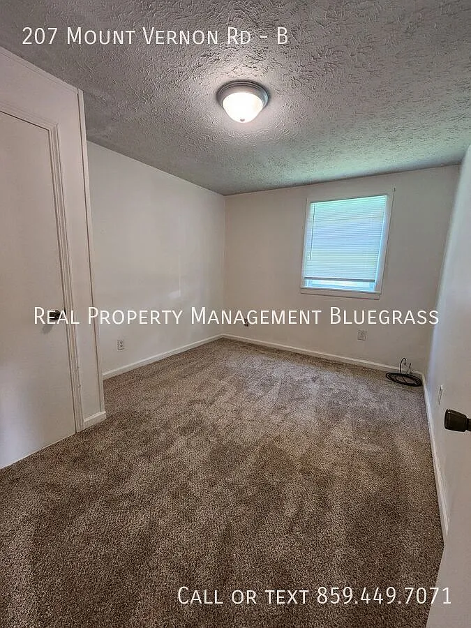 Cozy 2 Bedroom Apartment in Berea with Utilities Included! — Photo 4