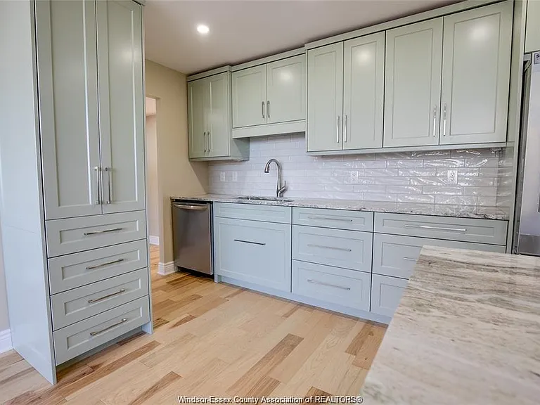 111 Riverside Dr E #1607 — Photo 4
