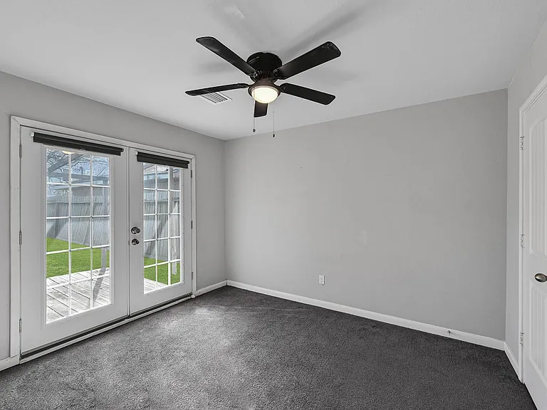 6705 Sherwood Dr — Photo 8