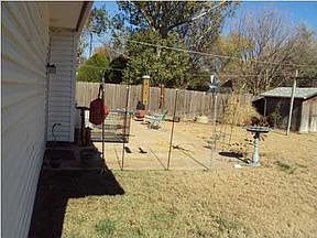 1st image of 724 N Young St