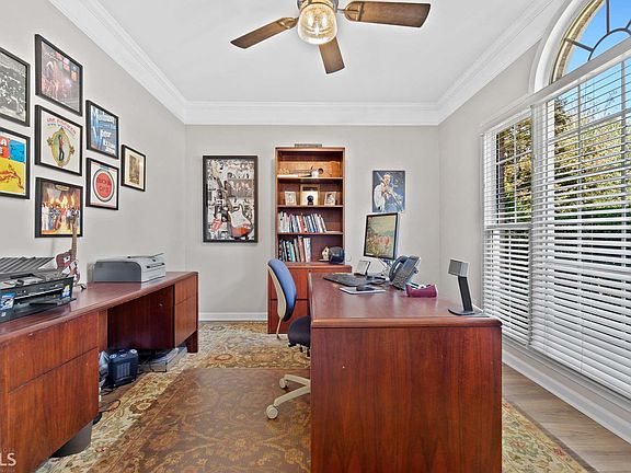 4th image of 208 Briarleigh Dr
