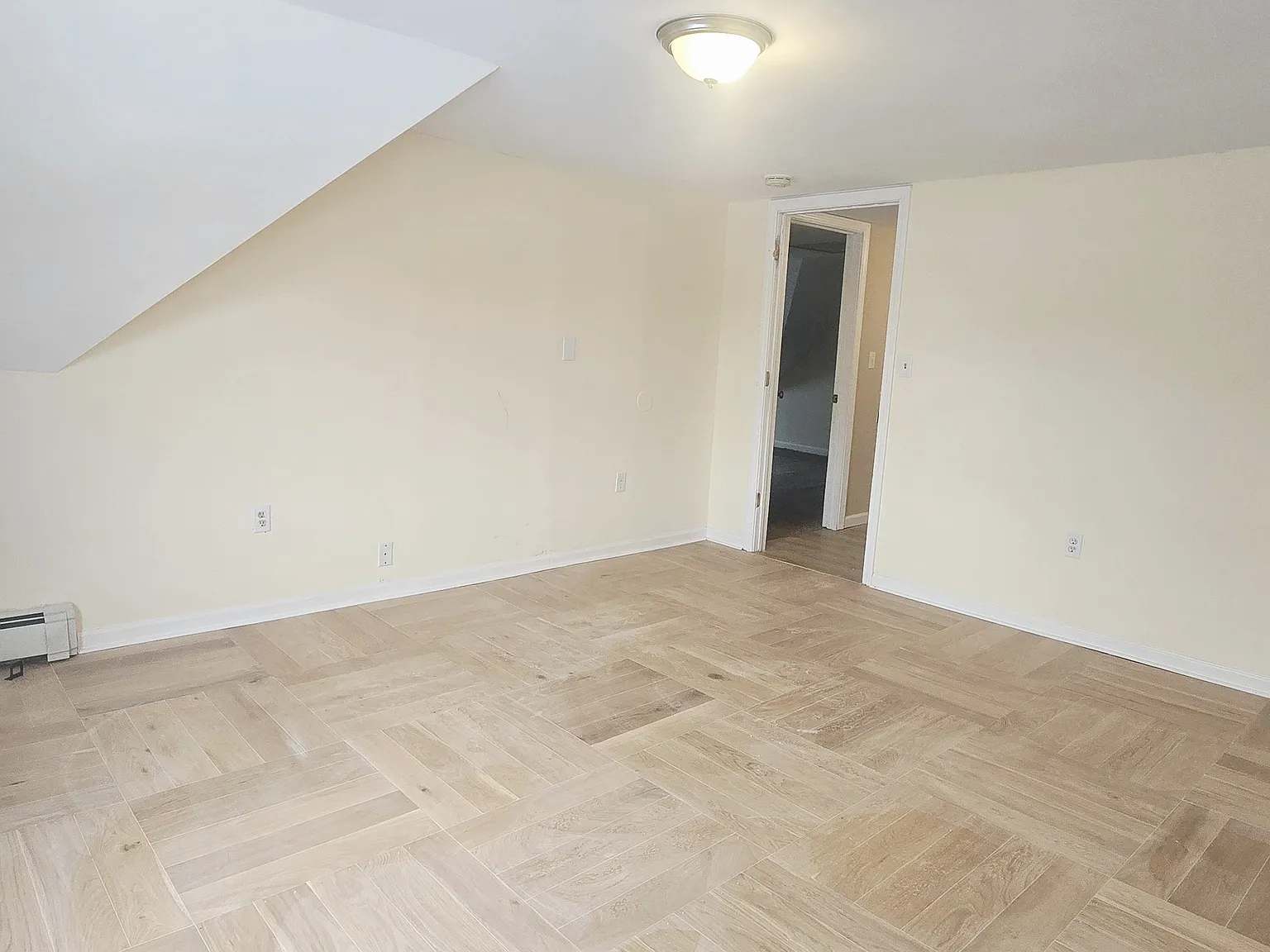 1 bed, 1200 sqft, $1,200 — Photo 4