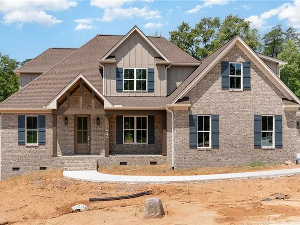 1102 Haniel Dr, Summerfield, NC 27358