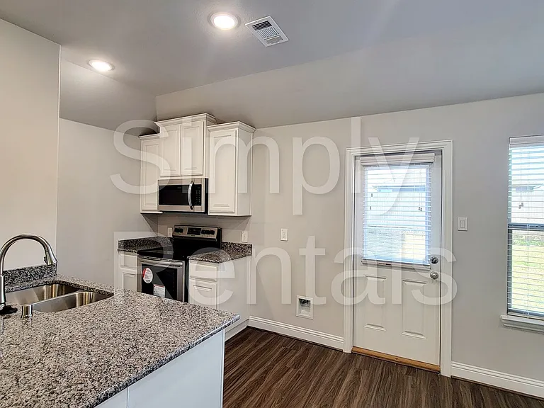 1417 Brindle Dr — Photo 6