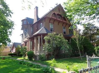 107 Pearl St, Holyoke, MA 01040