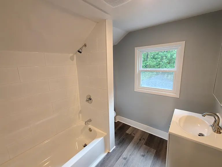 556 Chittenden St — Photo 20