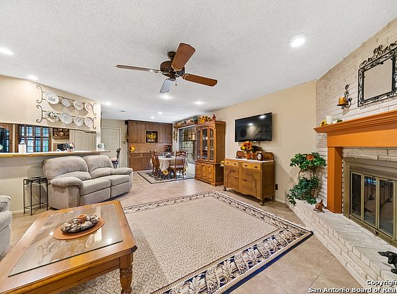 5th image of 5415 King Richard St