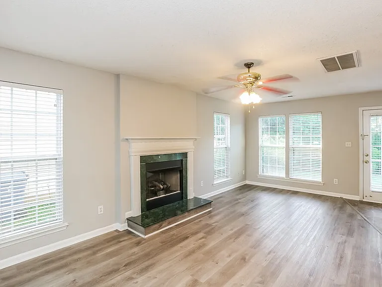 2954 Hawick Commons Dr — Photo 6