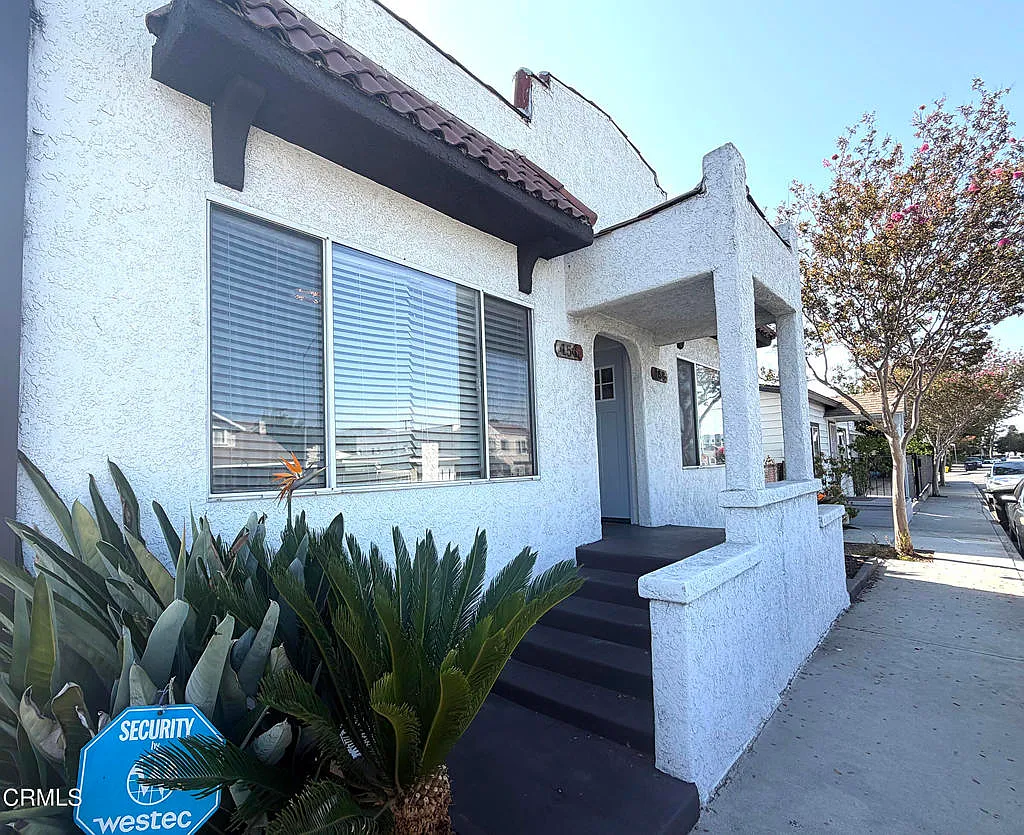 1 bed, 1.0 bath, 1050 sqft, $2,100 — Photo 3