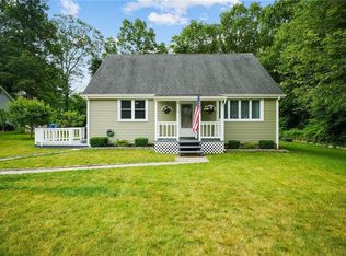 12 Canton St, Bradford, RI 02808