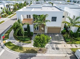 10042 NW 76th Ter, Doral, FL 33178
