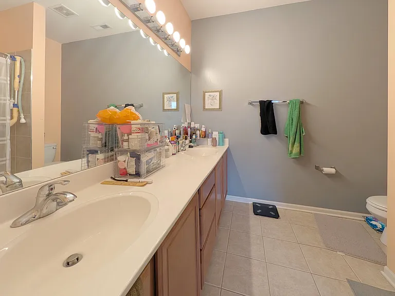 2528 W Flournoy St #3 — Photo 9