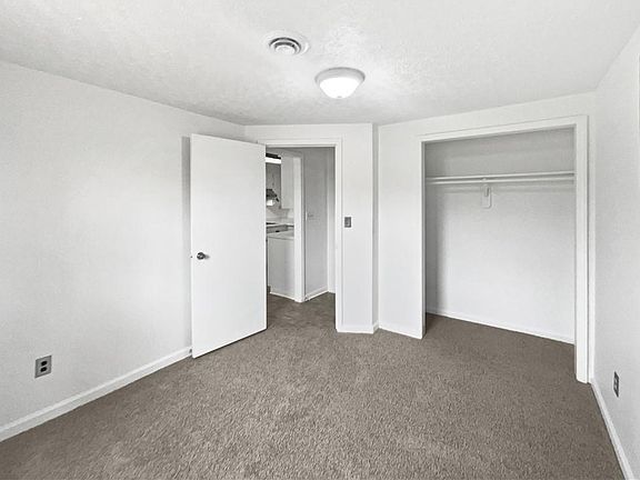 3rd image of 1044 S 49th Dr