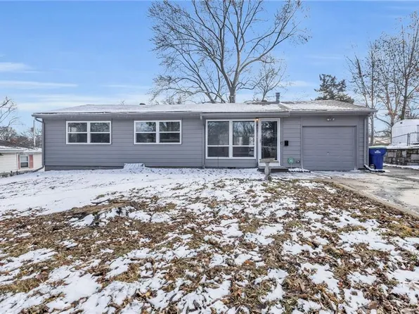 807 NE 61st St, Kansas City, MO 64118