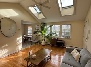 78 Center St APT 2-10, Dennis Pt, MA 02639