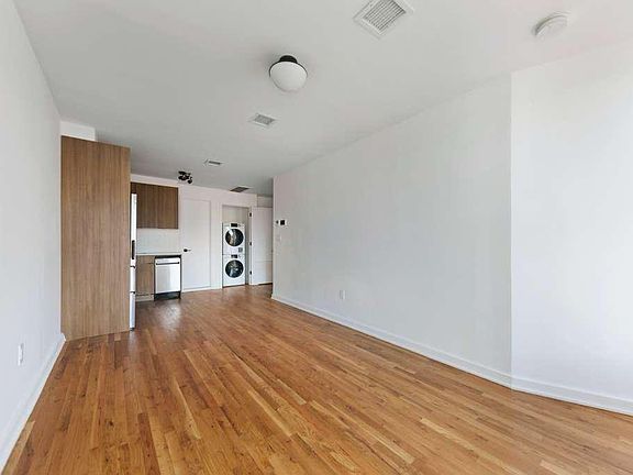 5th image of 1086 Fulton St #202