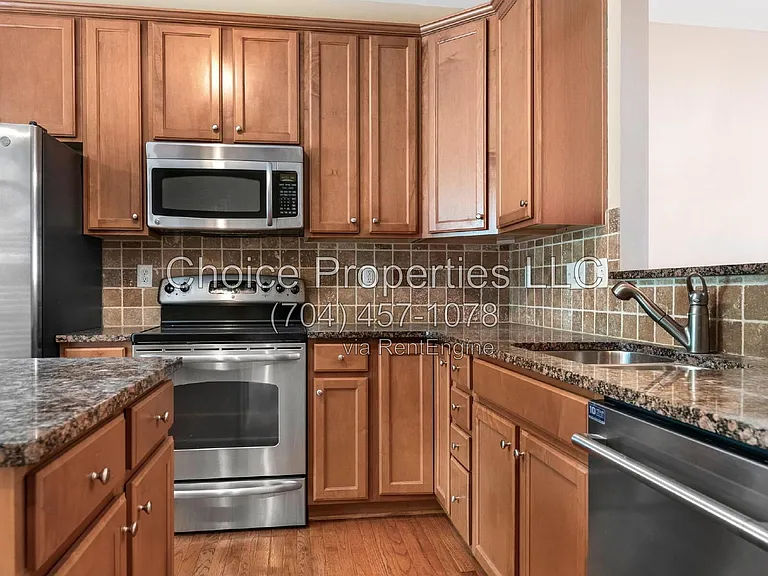 223 N Irwin Ave — Photo 12