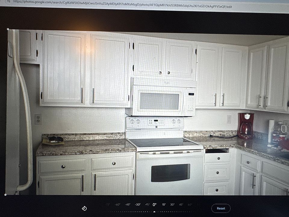 2nd image of 112 W Oak St #112