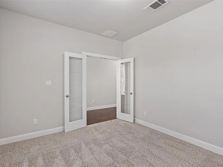 15601 Cabrillo Way — Photo 5