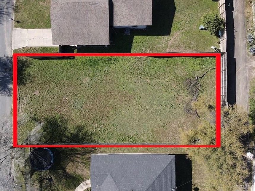 2nd image of 1952 S 33rd St