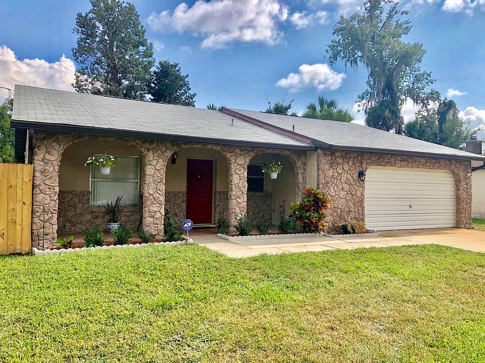 1st image of 10 Laurel Oaks Cir