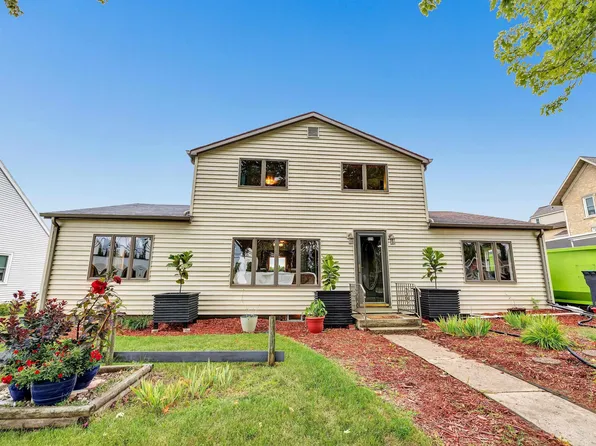 828 Jefferson St, Algoma, WI 54201