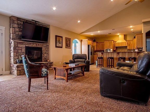 4th image of 7939 Wildhorse Ln