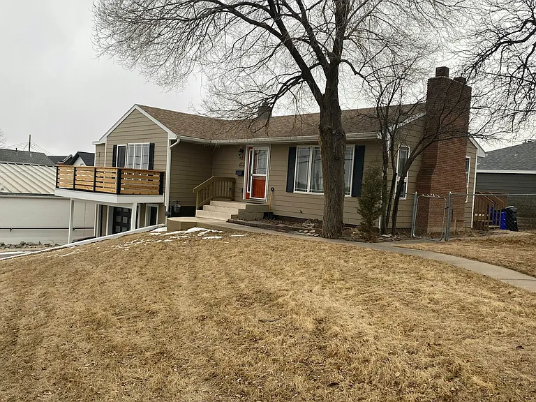 821 Flormann St — Photo 15
