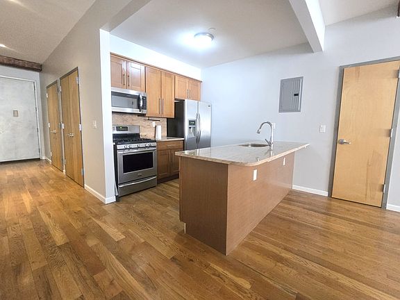 3rd image of 128 Wythe Ave APT 4C