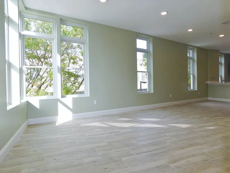 409 Dudley St #5L — Photo 14