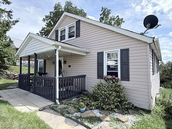 3rd image of 312 Robinson Ave