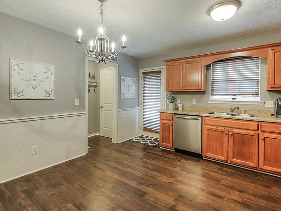 5th image of 100 Briar Patch Dr