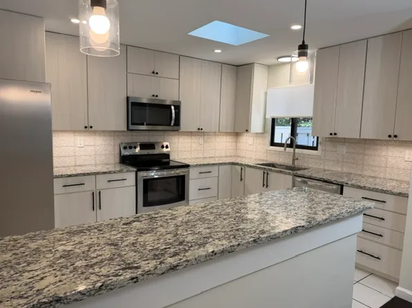 1 Broomsedge Ct, Hilton Head Island, SC 29926