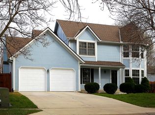 8005 Lichtenauer Dr, Lenexa, KS 66219