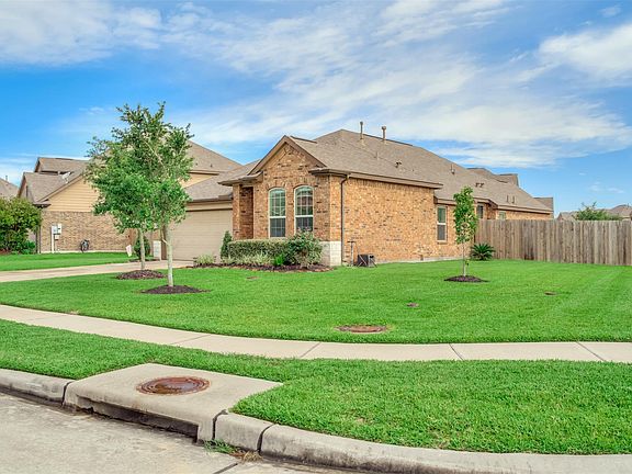 2nd image of 2862 Suncreek Ln