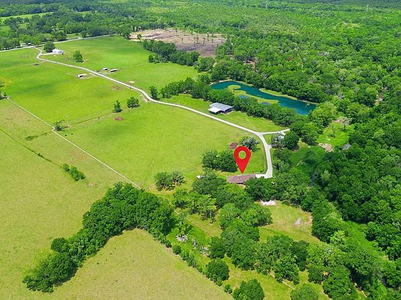 2nd image of 776 Sand Pit Rd