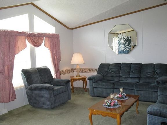 2nd image of 33625 Montgomery Ct