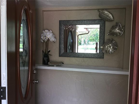 3rd image of 403 Tanglewood Dr