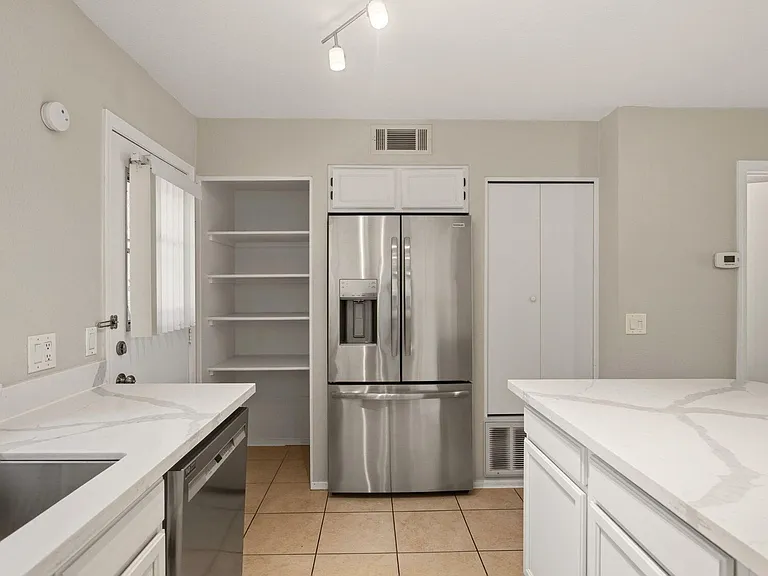 921 W University Dr #1231 — Photo 14