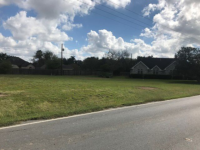 2nd image of 1017 Mile 6 Rd W