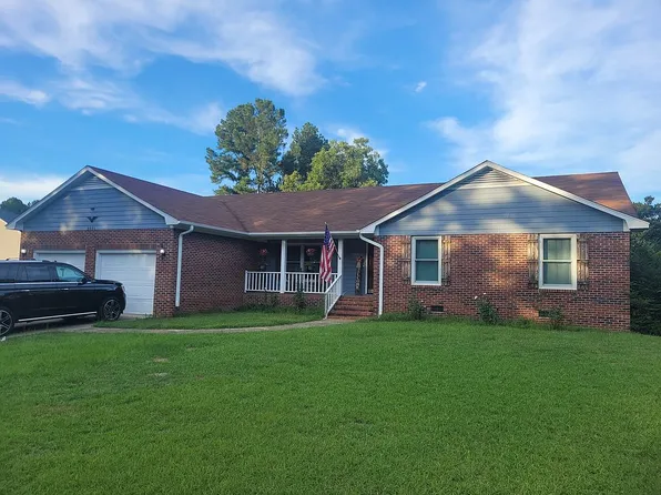 2851 Lindsay Rd, Raeford, NC 28376