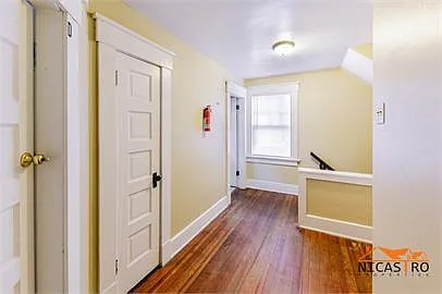 2097 Summit St — Photo 16