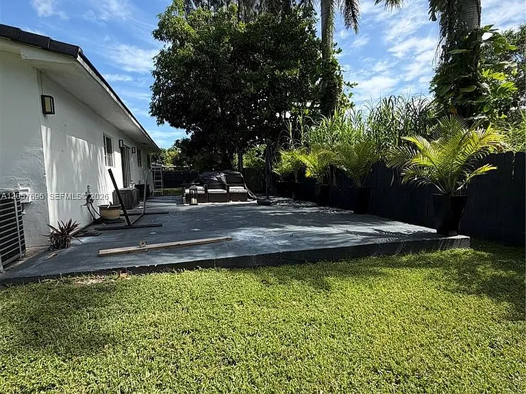 15700 N Miami Ave — Photo 11