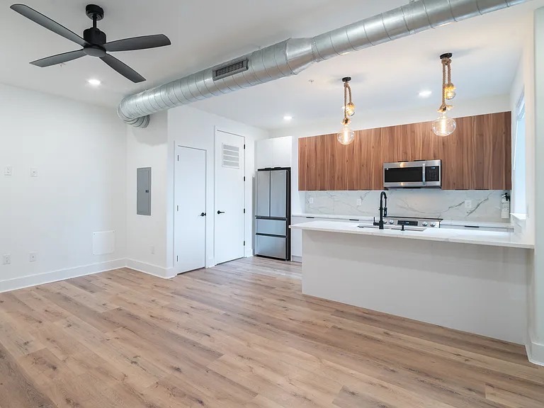 2621 W Oxford St #305 — Photo 16