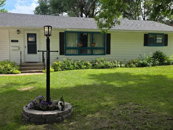 908 Westwood Dr SW, Alexandria, MN 56308