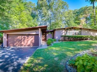 25 Renfrew Rd, Spring Valley, NY 10977