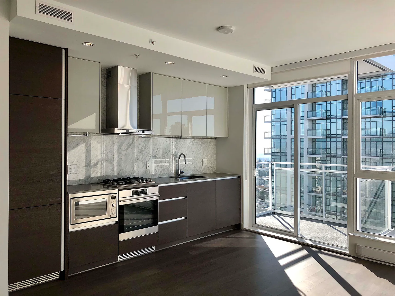 Studio, 551 sqft, $2,250 — Photo 2