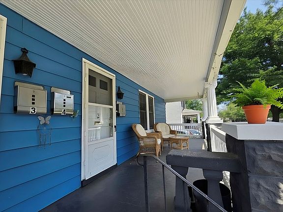 Front Porch 220 zqft